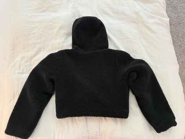 Alo Cropped Sherpa Zip Up - Image 3