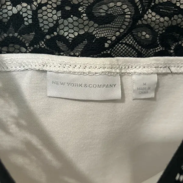 New York & Company Black White Lace Peplum Top Size M Side Zip Office Date Night - Image 2