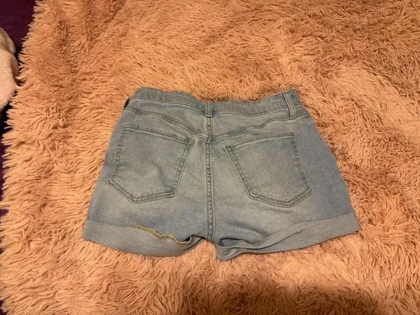 Old Navy High-Rise Shorts - Image 2