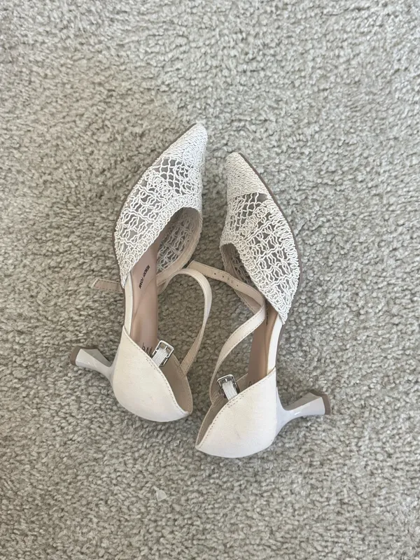 Beige Heels White Size 6 - Image 3