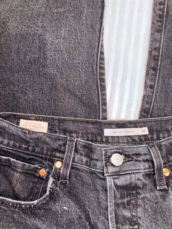 Levi’s Ribcage Straight Jeans Black - Image 4