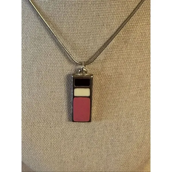 necklace featuring a colored pendant on a chain (7457) - Image 2