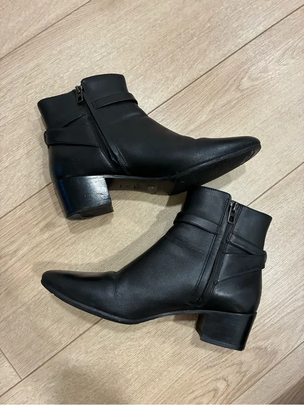 Coach Women’s Chrystie Bootie Black Leather Ankle Heeled Size 8.5 - Image 3