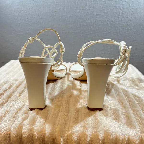 1134 | NWOT Lulus Lace Up Strappy Block Heel Square Toe Sandals White‎ Womens 10 - Image 6