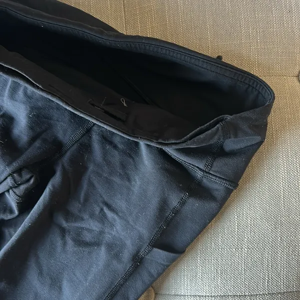 Lululemon Black Full Length Mesh Leggings Size 2 - Image 5