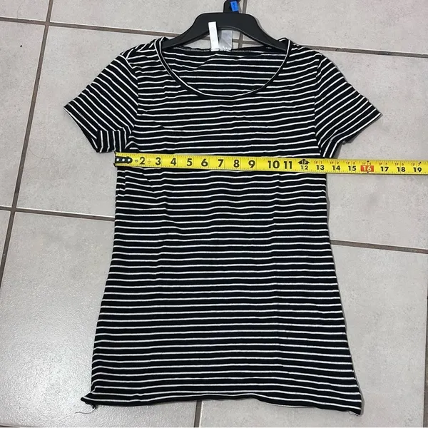 Divided‎ by H&M Women stripe Black t-shirt size small - Image 5