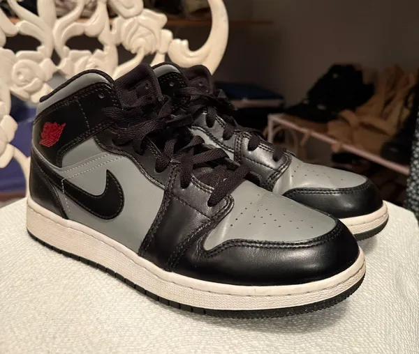 Nike Jordan Air Jordan 1 Mid Shadow Black and Gray - Image 2