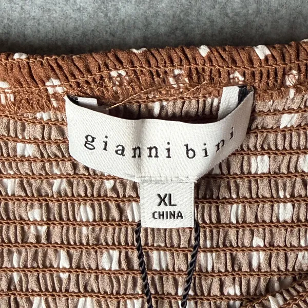 Gianni Bini Women's Brown Polka Dot‎ Smocked Puff Sleeve Angel Blouse XL - Image 4
