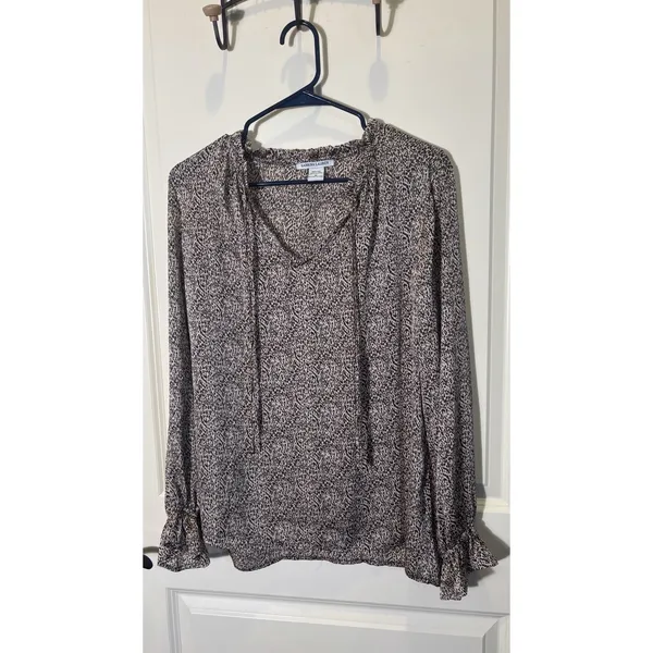 Sabrina Lauren Medium Blouse Animal Print Ruffle V-Neck Long Sleeve‎ Flowy Work - Image 7