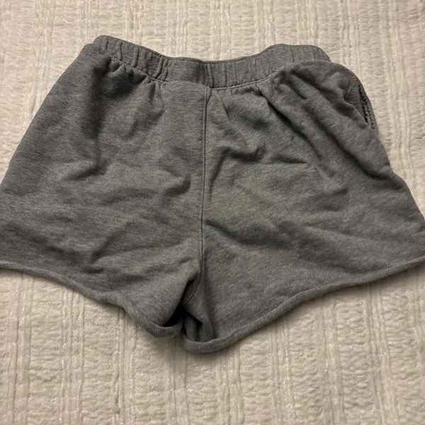 Universal Threads Grey shorts - Image 2