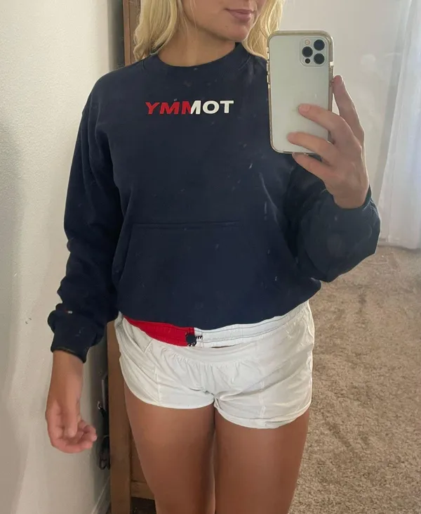 Tommy Hilfiger Cropped Crewneck - Image 3