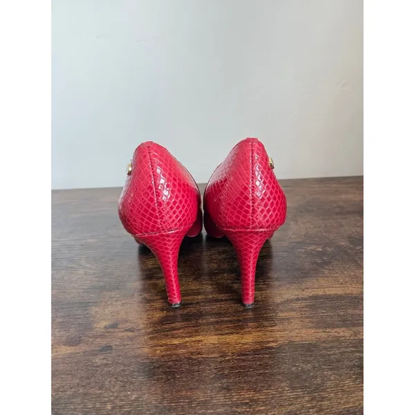 Calvin Klein Red Snakeskin Reptile Heels Pumps Stilettos 3" Statement Shoe 9.5 - Image 5