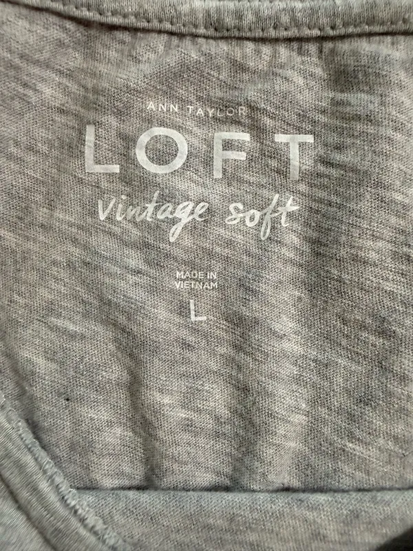 Ann Taylor Loft Women’s grey sleeveless top - Image 2