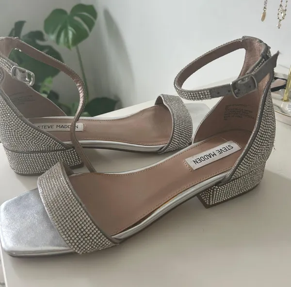 Heels Size 8 - Image 3