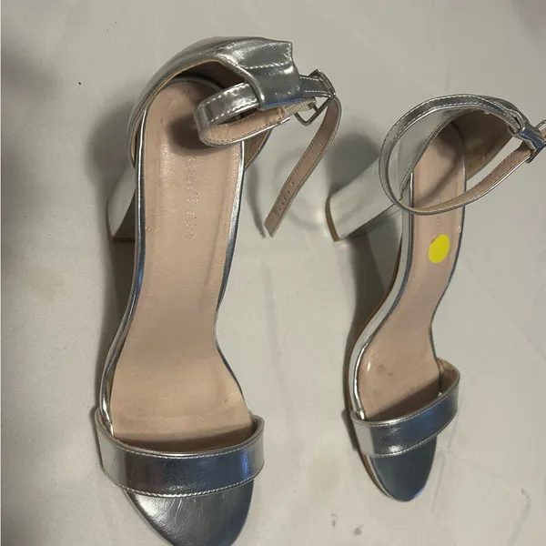 Sandals Room of Fashion Silver Block Heel Ankle-Strap size 11 Preowned CLEAN! - Image 8