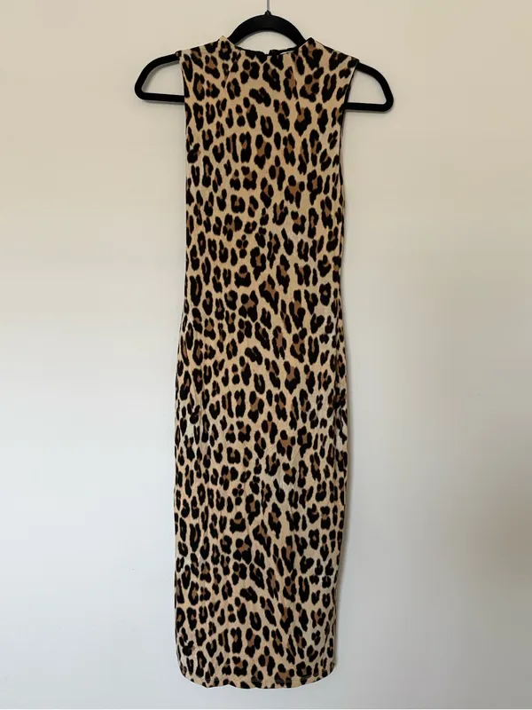Alice + Olivia Delora Fitted Mock Neck Midi Dress Leopard Print - Image 4
