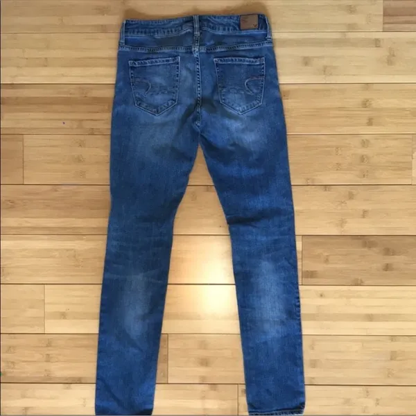 American Eagle Classic Blue Skinny Jeans with Stretch Fit - Image 3