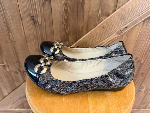 Anne Klein Women’s Size 10M Black Silver Metallic Cap Toe Embellished Flats - Image 3
