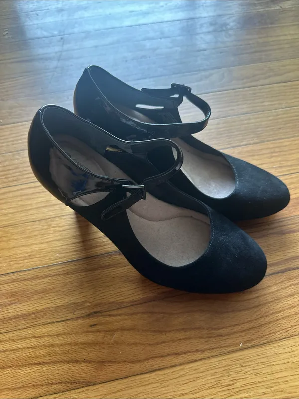 Giani Bernini Black Mary Jane Heels with Patent Strap - Image 2