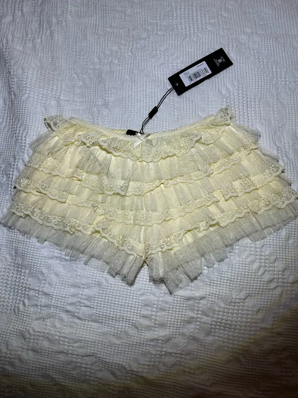 Jaded London Vanilla Rhea Lace Bloomer Shorts - Image 6