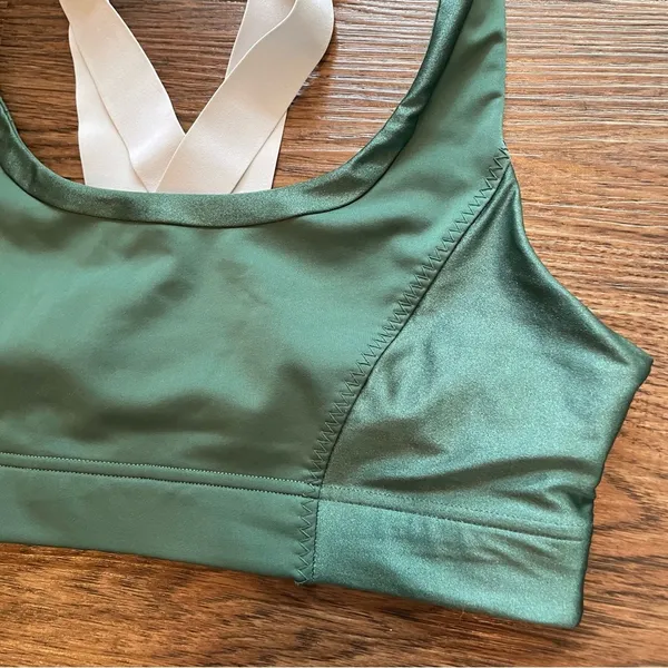 Fabletics Paige Low Impact Sports Bra Green Silver Strappy Back Sz Large - Image 7