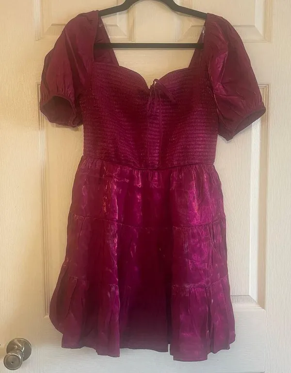 Heart & Heels fuchsia shocked mini dress with a sweetheart neckline size medium - Image 2