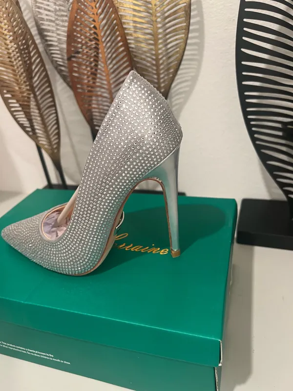 Elegant Silver Stiletto Heels by Lauren Lorraine Size 5.5 - Image 4