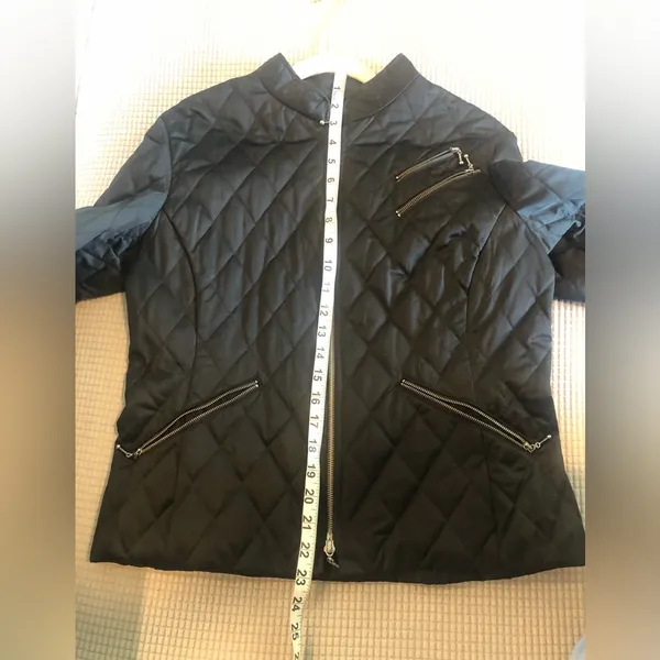Express Black quilted zipper detail, lightweight jacket in size 14 preloved - Image 2