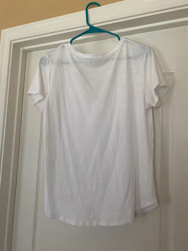Abercrombie Soft AF Essential V-neck tee - Image 4