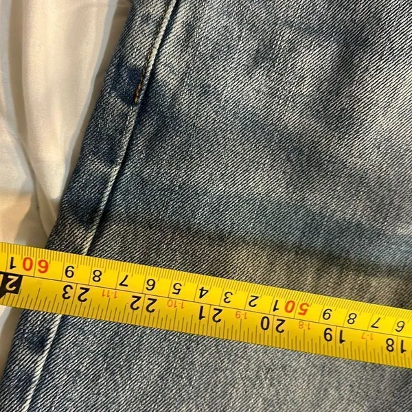 Levi’s 550 Denim Relaxed Fit. Waist:36 ,Inseam: 27 inches - Image 5