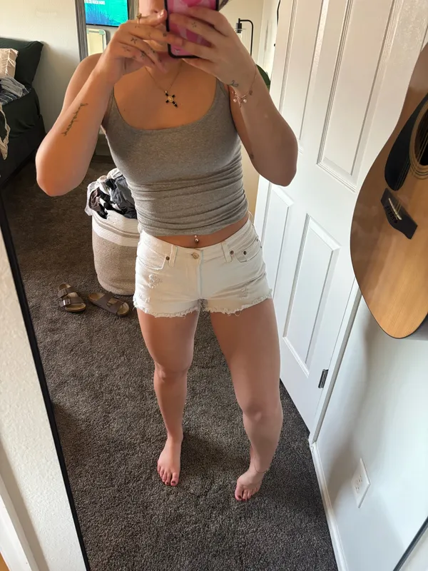 White Levi’s Jean Shorts 501 - Image 2