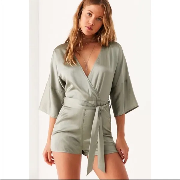 Six Crisp‎ Days Shorts Romper Size M - Image 3