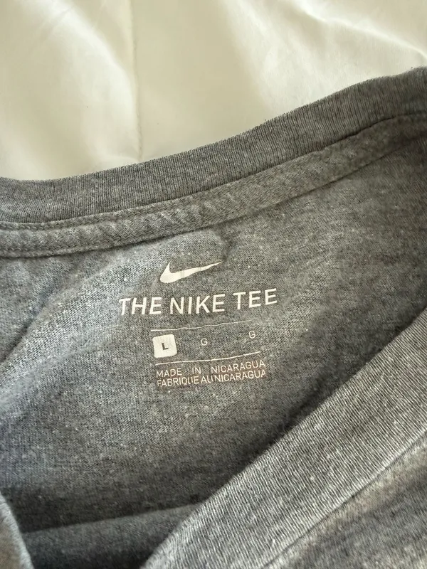 Nike T-shirt  - Image 3