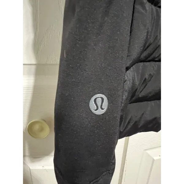 Lululemon Womens Black Puffer Vest Size M With Full-Zip & Reflective Details - Image 3