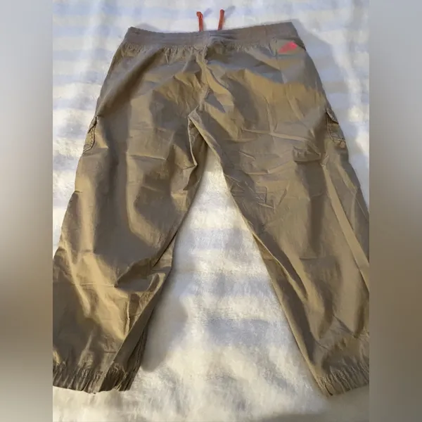 The North Face Cargo Pants Womens SZ Large Biege Cropped Lightwieght Hiking - Image 2