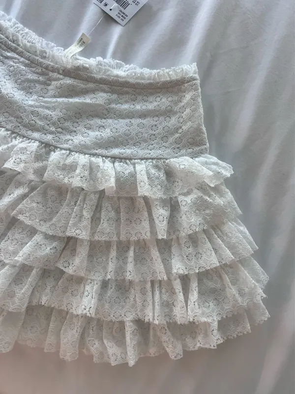 American Eagle White Ruffle Skirt - Image 4