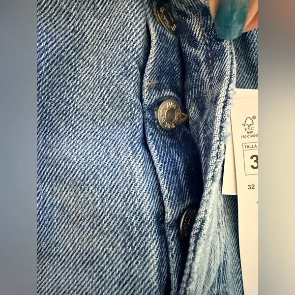 Zara Women's Blue Button Fly Denim Shorts NWT - Image 7