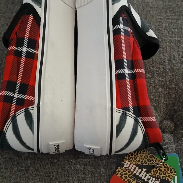 NWT Skechers Punkrose Memory Foam VEGAN Zebra & Red Plaid Slip-On's, Size 8.5 🌺 - Image 2