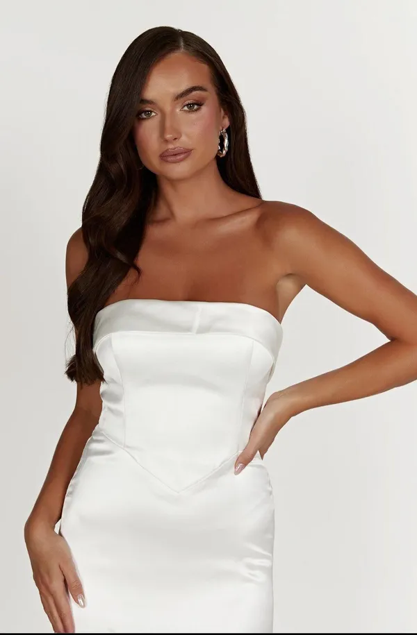 Meshki Kaitlyn Strapless Gown - Image 7