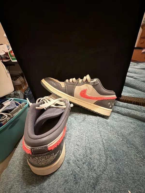 Air Jordan 1 Low SE Light Graphite Hot Punch - Image 5