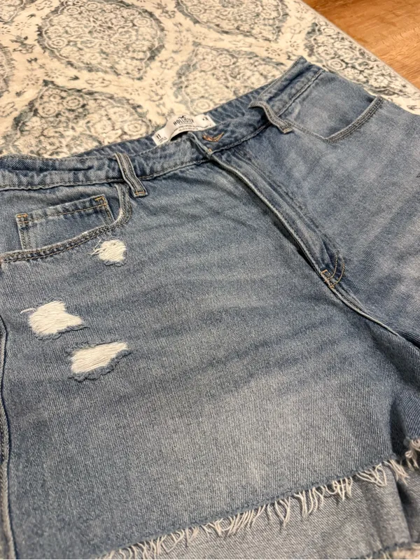 Hollister High-Rise Distressed Jean Shorts in Light Wash - Image 2