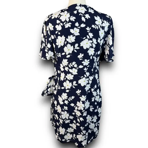 VICI Blue Floral Wrap Mini Dress Vneck Short Sleeve Spring Summer Size Medium - Image 8