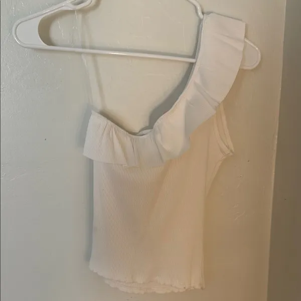 Francesca's Collections Cream Asymmetrical Ruffled Camisole White Size M - Image 3