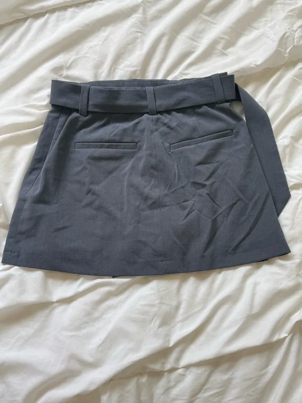 Abercrombie dark gray skort - Image 2