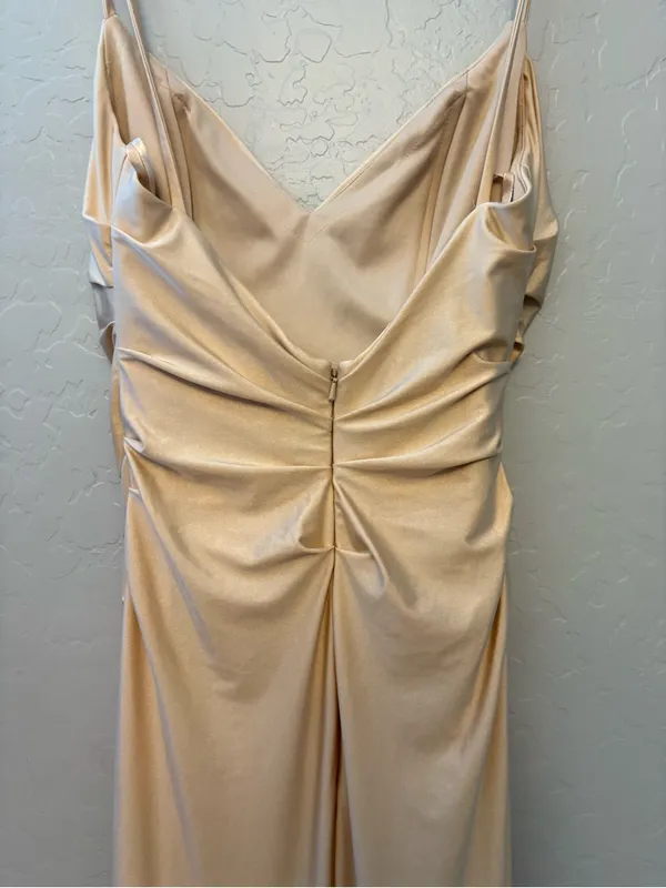 La Femme champagne sleeveless v-neck ruched dress with slit size 6 - Image 15