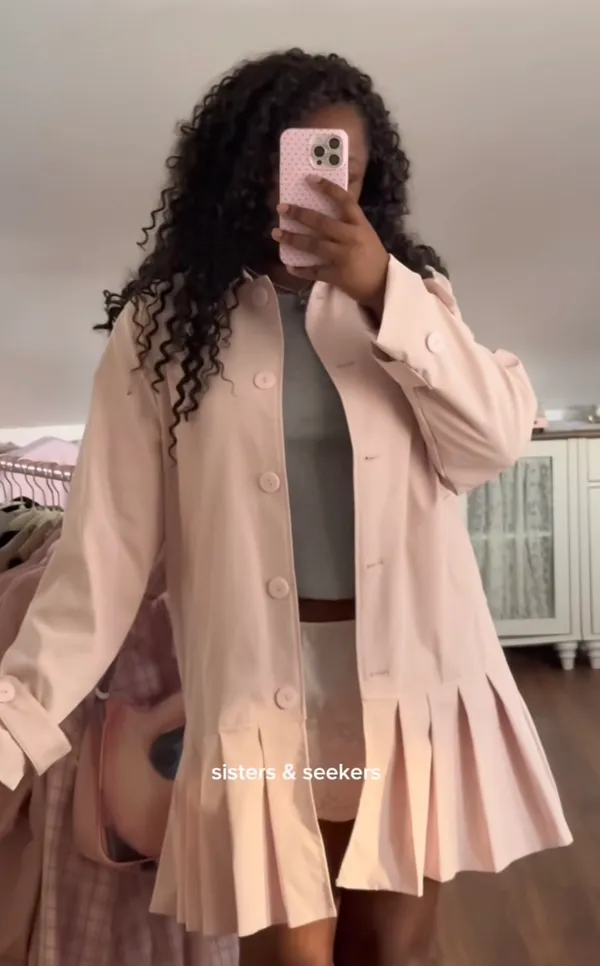 Pink coat - Image 2