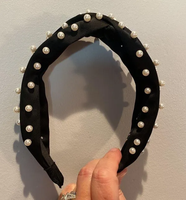Black Headband with Pearls - Image 4