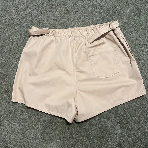 Zara beige hi waist adjustable flat front Shorts - Image 7