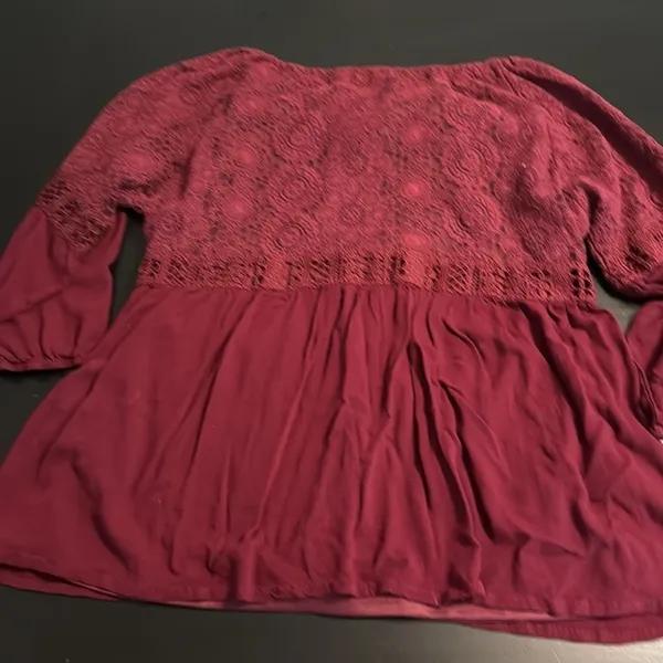 Simply‎ Noelle Burgundy Lace Blouse - Image 5