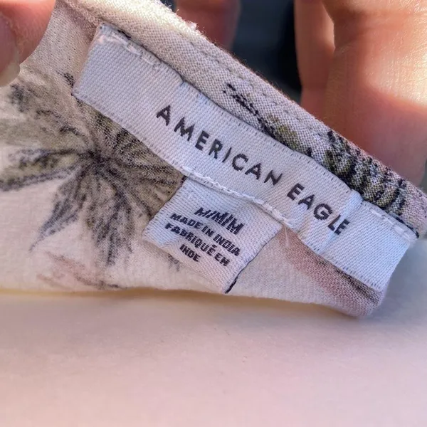 American Eagle Beach Print Faux Button Down Tank Top Size M - Image 3